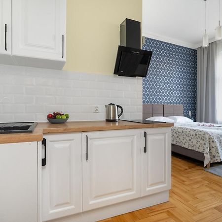 Przytulne Studia Very Berry W Poznaniu Blisko Parku By Noclegi Renters Luaran gambar