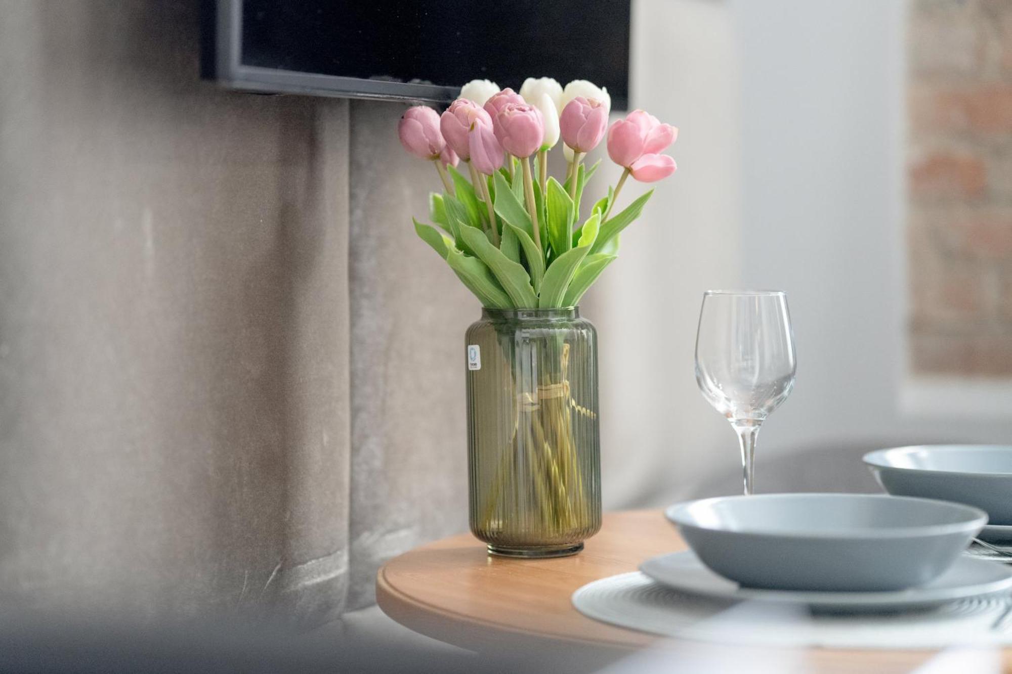 Przytulne Studia Very Berry W Poznaniu Blisko Parku By Noclegi Renters Luaran gambar