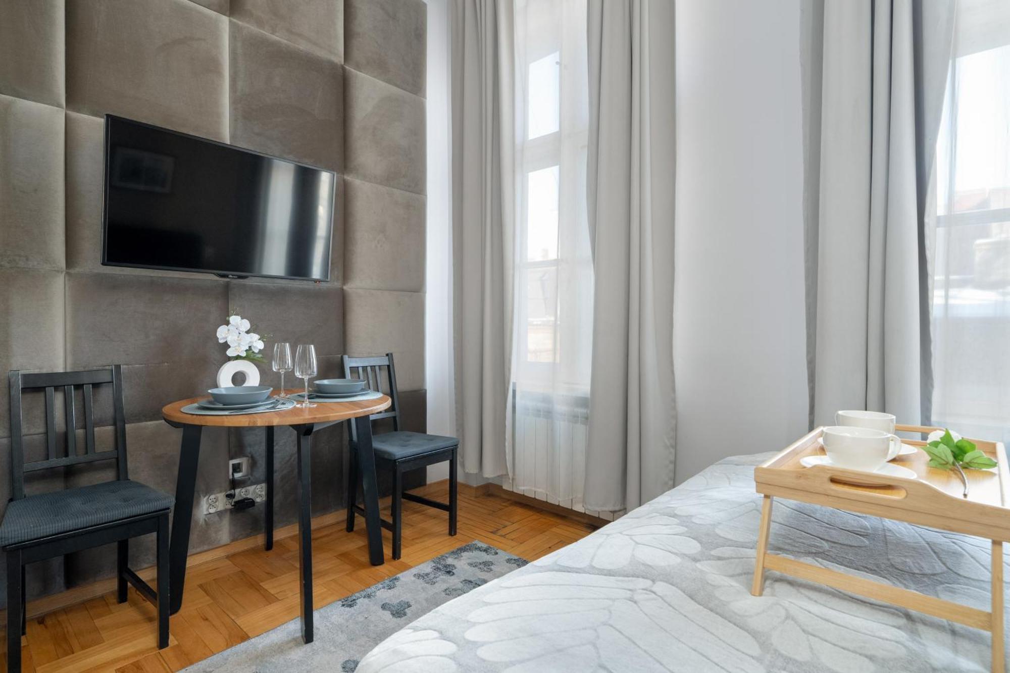 Przytulne Studia Very Berry W Poznaniu Blisko Parku By Noclegi Renters Luaran gambar