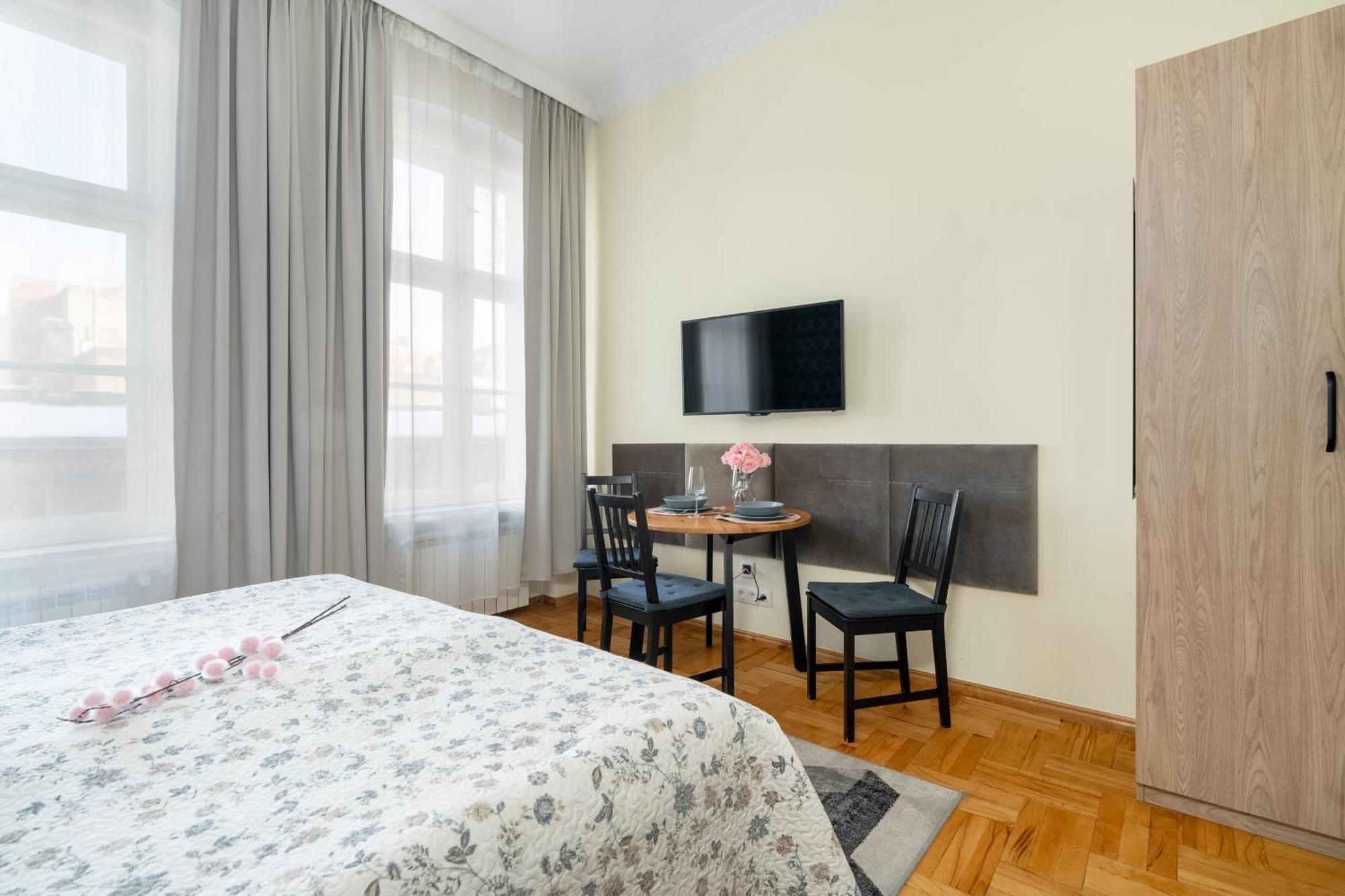 Przytulne Studia Very Berry W Poznaniu Blisko Parku By Noclegi Renters Luaran gambar